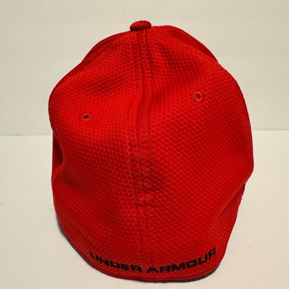 Under Armour Fitted Hat Red L/XL Embroidered Logo Vent Holes Unisex EUC - Picture 2 of 9